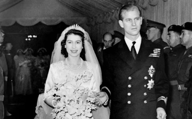 Сватбата на кралица Елизабет II и принц Филип КАДЪР: Туитър/The Court Jeweller