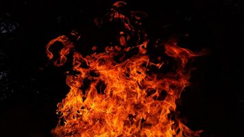 Трима огнеборци са пострадали при гасенето на пожара във фабрика в Хърватия