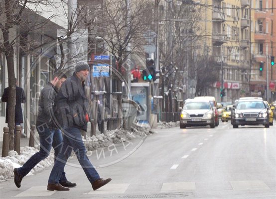 Захари отива на репетиция в Народния театър