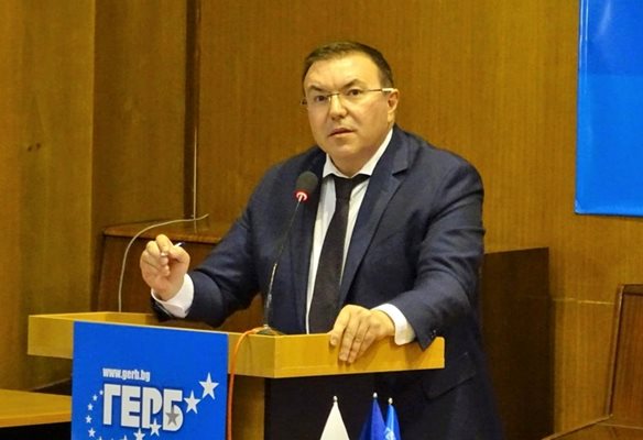 Проф. Костадин Ангелов е водач на листата на ГЕРБ-СДС за Велико Търново и региона.