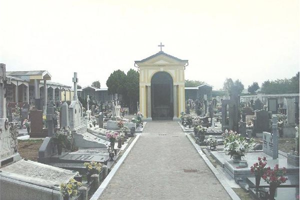 Гробища с фамилни капели в Италия
СНИМКИ: АРХИВ