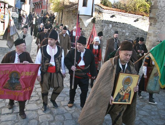 Десетки занаятчии участваха в шествието