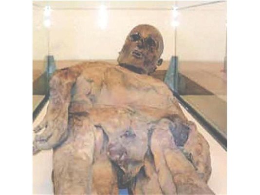 Една от мумиите от Урбания