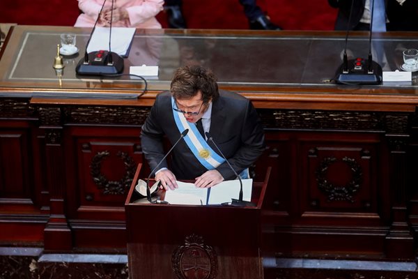 Президентът на Аржентина закрива единствената държавна информационна агенция