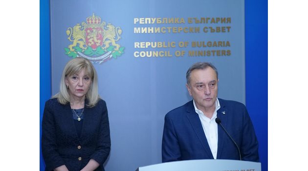 Регионалният министър Петя Аврамова и шефът на АПИ Светослав Глосов СНИМКА: Йордан Симеонов
