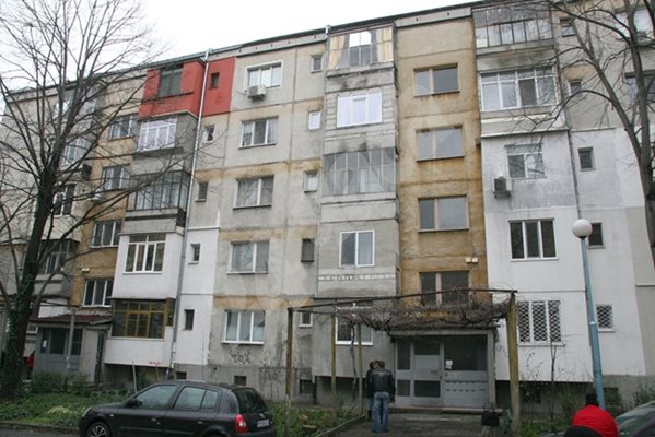 В този панелен блок в кв. "Кършияка" в Пловдив е жилището на двойката СНИМКА: Евгени Цветков