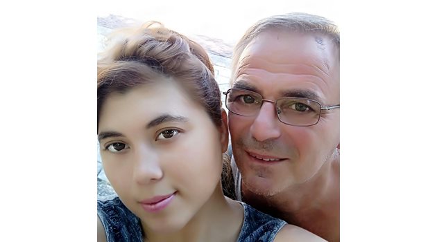 От профилите им  във фейсбук личи,  че Юлияна и Митко  са имали и  щастливи дни.