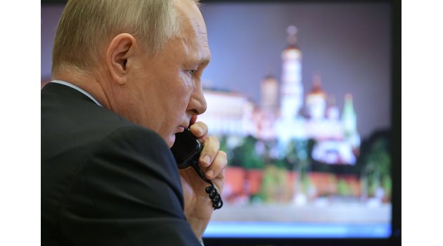 Путин говори на среща с висши държавни служители, посветена на санитарно-епидемиологичната обстановка. Снимка Ройтерс