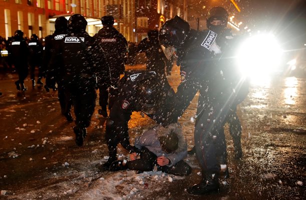 Над 3600 са задържании на съботните протести в Русия СНИМКА: РОЙТЕРС
