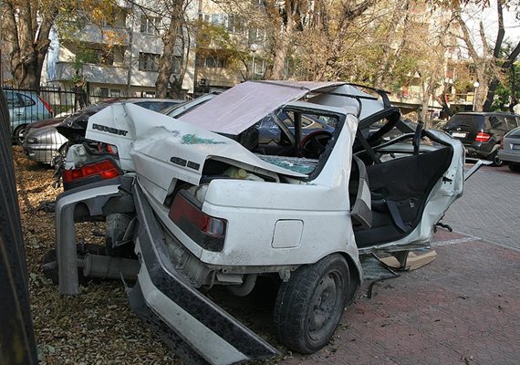 Пежото, в което са пътували Атанас, Виолета и Полина.