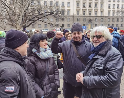 Александър Морфов на шествието, организирано от новото движение за култура. До него са Лилия Абаджиева, Камен Донев и Иво Сиромахов