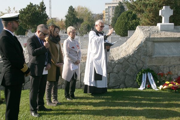 Британски свещеник служеше на възпоменателната церемония в Пловдив