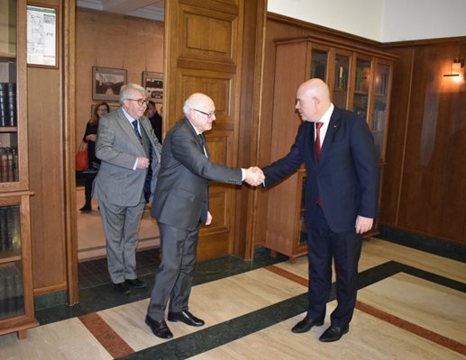 Главният прокурор на Република България Иван Гешев се срещна с делегация от групата на Европейските реформатори и консерватори в Европейския парламент.