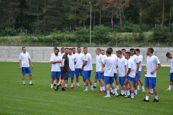 Отборът на “Арда” със своя треньор Елин Топузаков