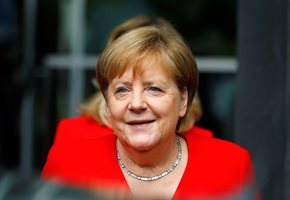 Ангела Меркел: Добре съм! Но разбирам интереса към здравето ми!