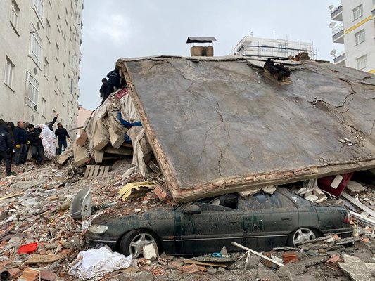 Материалните щети, причинени от катастрофалното земетресение в Южна Турция на 6 февруари, ще надхвърлят 100 милиарда долара.