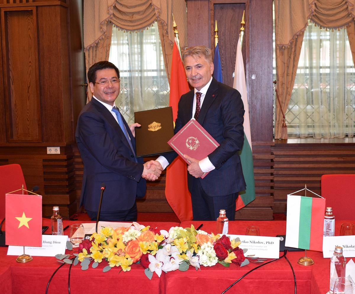 Петко Николов и министъра на индустрията на Виетнам подписаха протокол за сътрудничество