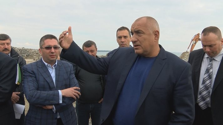 Премиерът Бойко Борисов свика кризисния щаб в Бургас за щетите, нанесени от голямото наводнение