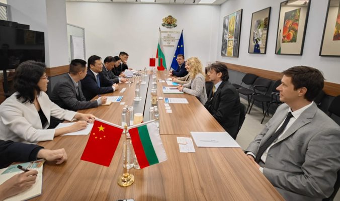 Министър Динкова се срещна с представители на китайската провинция Джъдзян. СНИМКА: Министерство на туризма