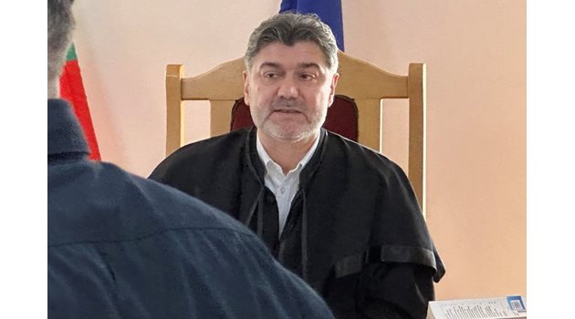 Съдия Спасимир Здравчев отряза близнаците.