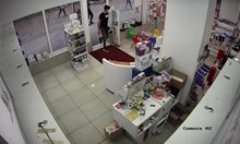 Постоянен арест за двама грузинци, обрали аптека в Пазарджик