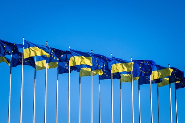Украйна: Евродепутатите настояват за специален съд за престъпления на агресия