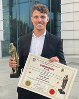 Младият актьор Севар Иванов е тазгодишният носител на наградата “Андрей Баташов”, учредена от Ордена на рицарите тамплиери на Йерусалим - Велик приорат на България.