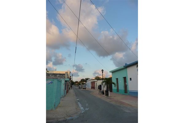 В единствения урбанистичен център на острова – градчето Сан Мигел, няма кой знае какви забележителности, но приятни ресторанти и крайбрежни барове не липсват.