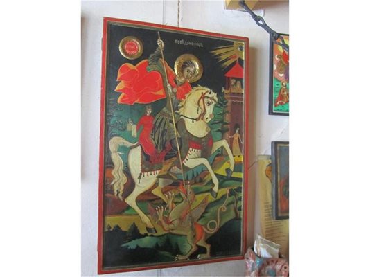 Иконата на св. Георги, която зографът и дъщеря му рисували, когато се случило чудото. 
СНИМКИ: АВТОРЪТ