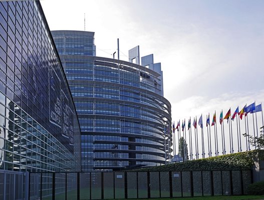 ЕП: Правото на откъсване от работната среда да бъде основно в ЕС