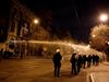 Протестиращи замеряха полицаи с камъни и запалителни бутилки в Атина (Снимки)