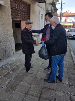 Евродепутат и активисти на ГЕРБ в Банско и Гърмен с акция за подпомагане на нуждаещи се