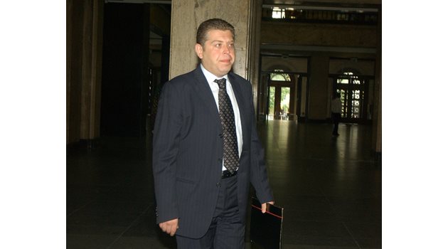 Делото срещу прокурора Кацаров гледа съдия Петър Сантиров.