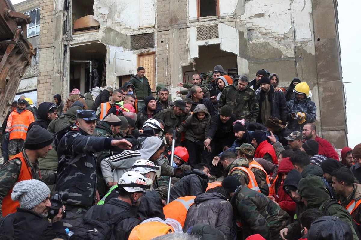 ЕС е получил от Сирия молба за помощ заради земетресенията