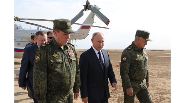 Защо Путин повери войната на изчезналите Шойгу и Герасимов?