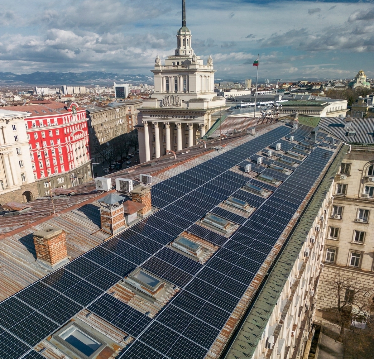 90 киловата соларни панели на покрива на президентството