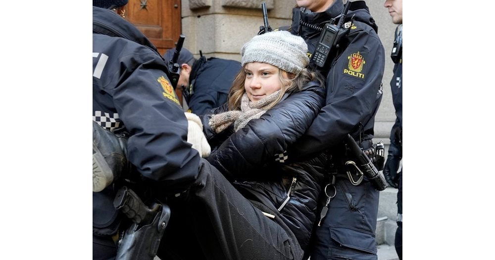 Greta Thunberg og norske aktivister blokkerte Slottet i Oslo