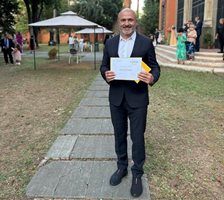 Журналистът и продуцент Георги Тошев взе отличието "Личност на годината" на наградите Excellence Awards 2024 в Рим.
Снимка: Личен архив