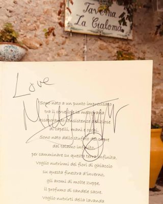 Автографът на Мик Джагър за сицилианската таверна “Ла Чалома” 