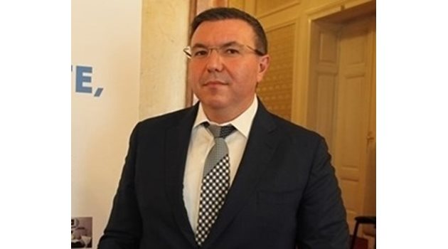Министърът на здравеопазването проф. Костадин Ангелов СНИМКА: Архив