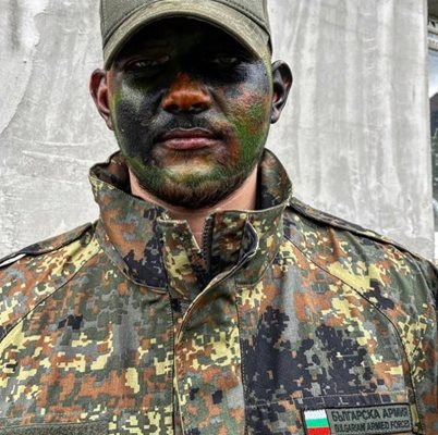 Иван Динев с армейска униформа