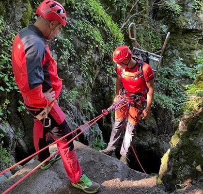 Спасители са оказали помощ на 2185 пострадали в планините