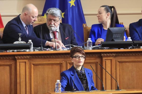 Десислава Атанасова: Разчитахме най-много на "Демократична България"