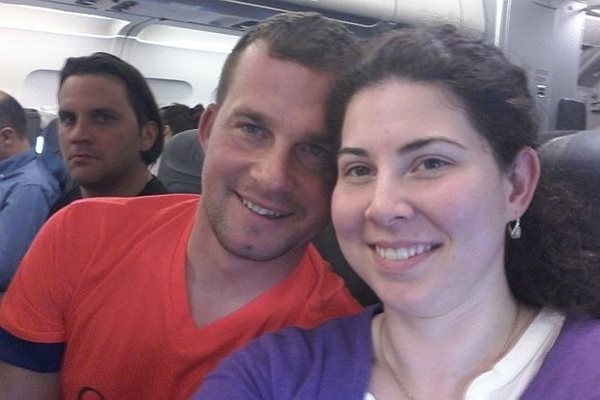 Атанас и Антония в самолета на медения си месец