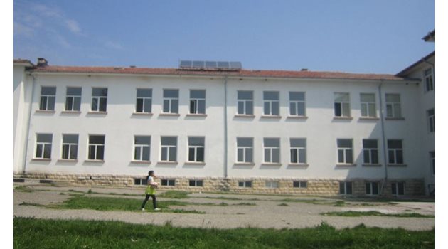 Училището в с. Тодор Икономово