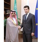 Министър-председателят Кирил Петков проведе среща с министъра на външните работи на Кралство Саудитска Арабия принц Фейсал бин Фархан ал Сауд.
Снимка: МС