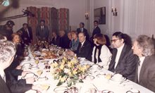 На закуската преди 35 г. Митеран поканил набедените “12 апостоли на свободата”