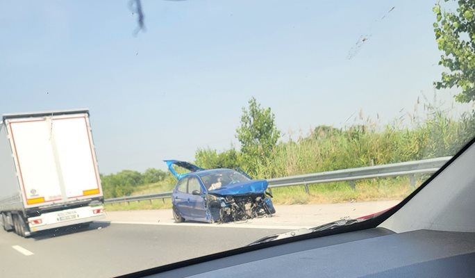 Катастрофата е на 142–ия км на АМ "Тракия" в посока Бургас.