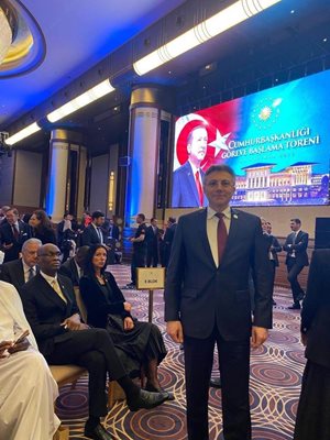 Лидерът на ДПС Мустафа Карадайъ поздрави президента на Р Турция Реджеп Тайип Ердоган за третия мандат.