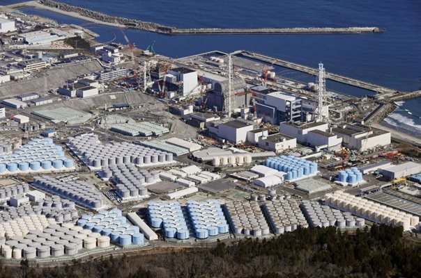 Японски министър с критики срещу на АЕЦ "Фукушима" заради теч на радиоактивна вода